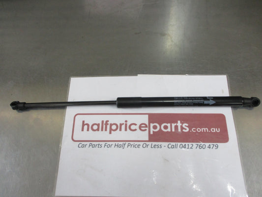 Toyota Yaris Genuine Left Hand Rear Tail Gate Strut New Part