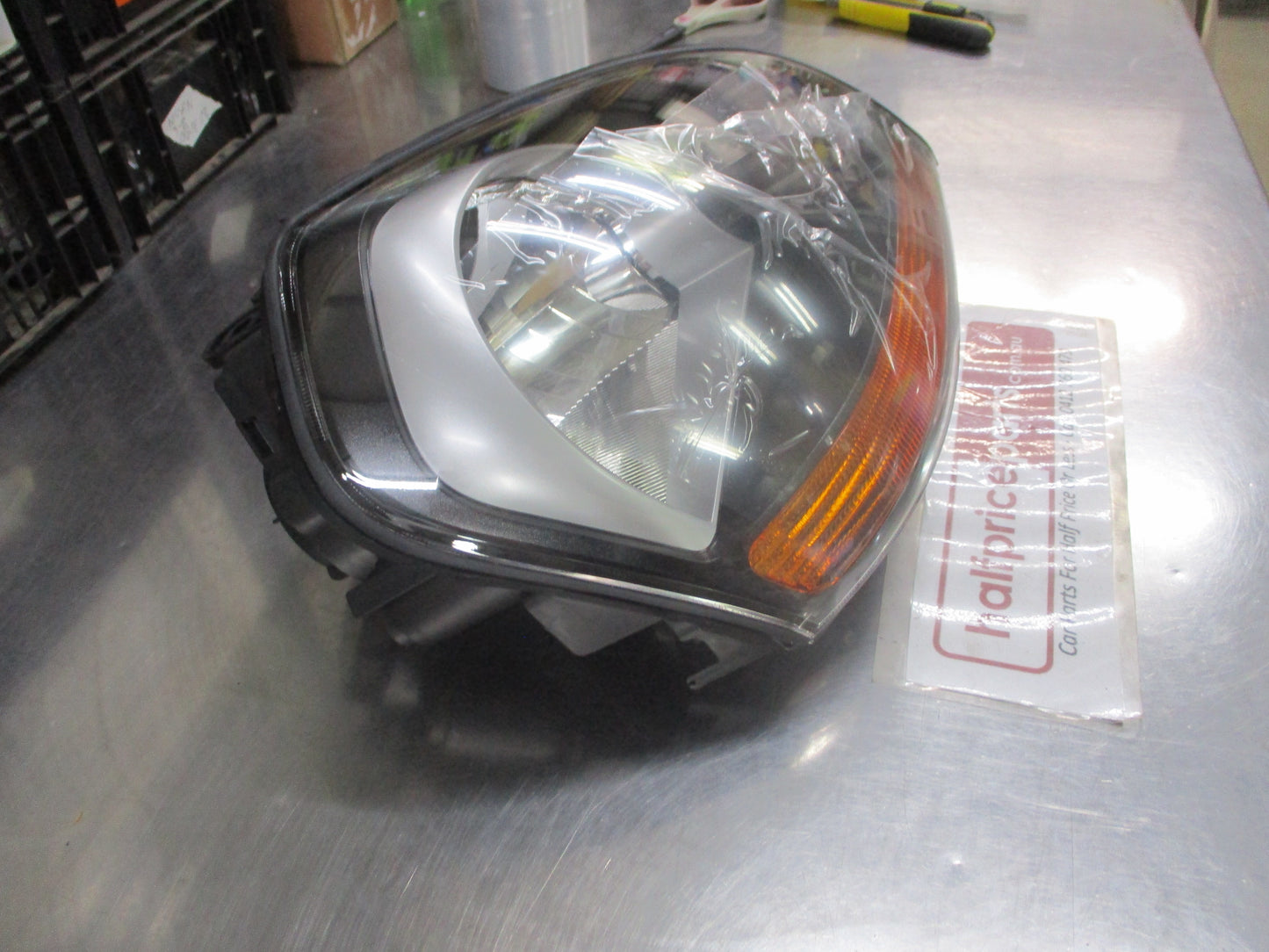 Hyundai Tuscon Genuine Right Hand Front Headlight (Drivers)New Part