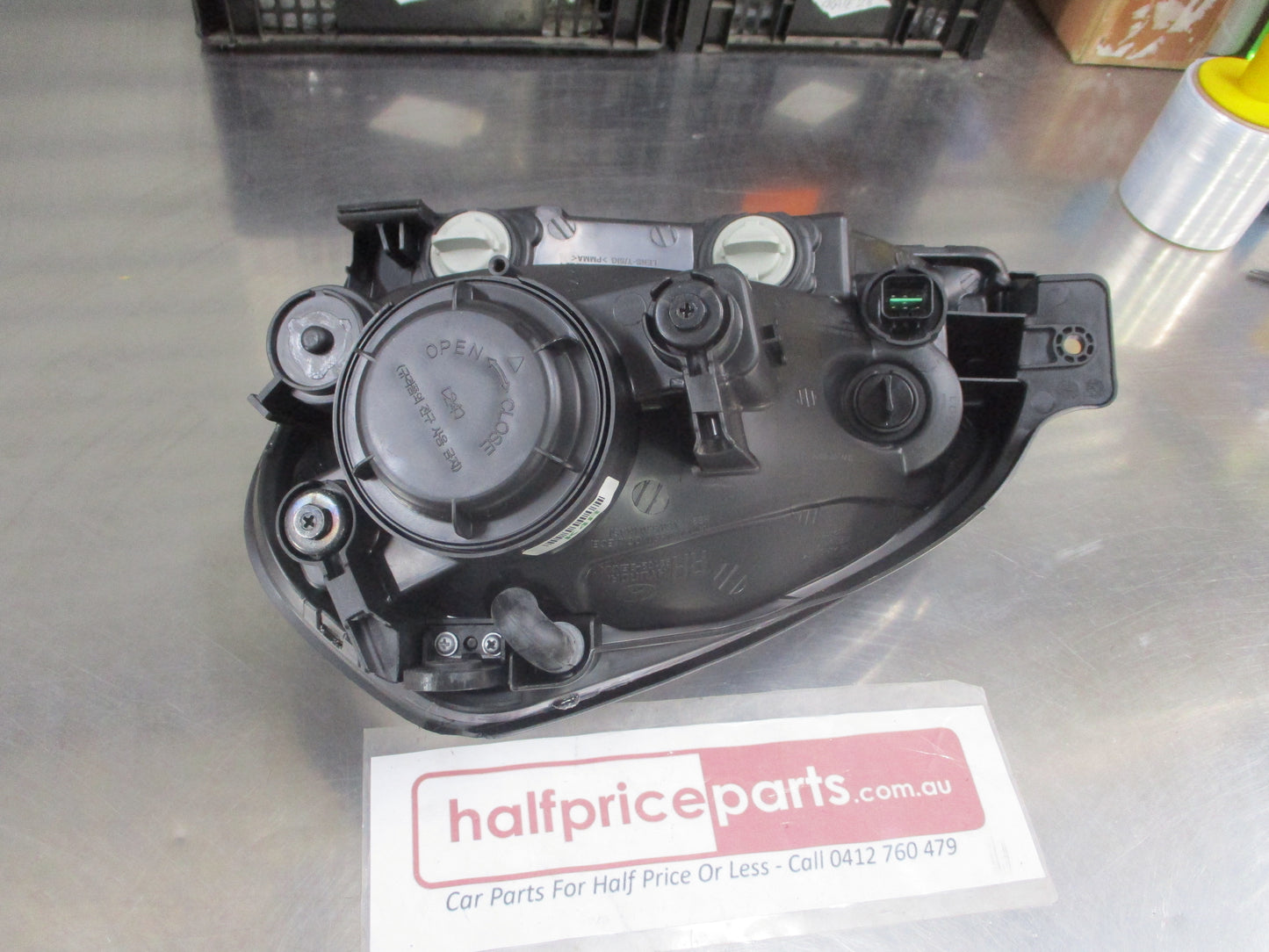 Hyundai Tuscon Genuine Right Hand Front Headlight (Drivers)New Part