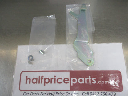 Holden Trailblazer Genuine Left Hand Rear Parling Brake Lever Kit New Part