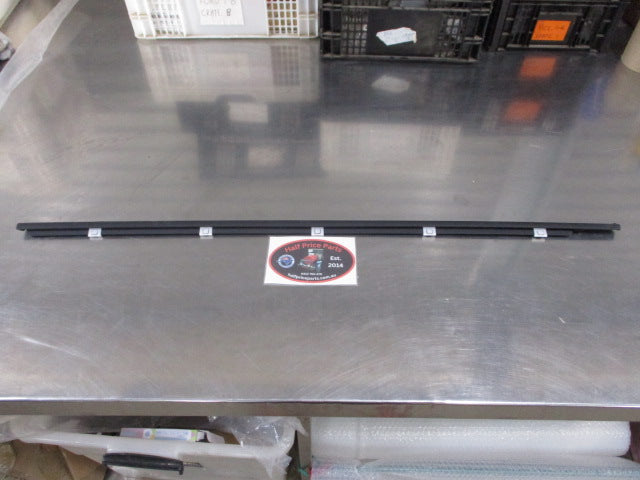 Hyundai Elantra Sedan Genuine Left Hand Front Door Outside Weatherstrip New Part