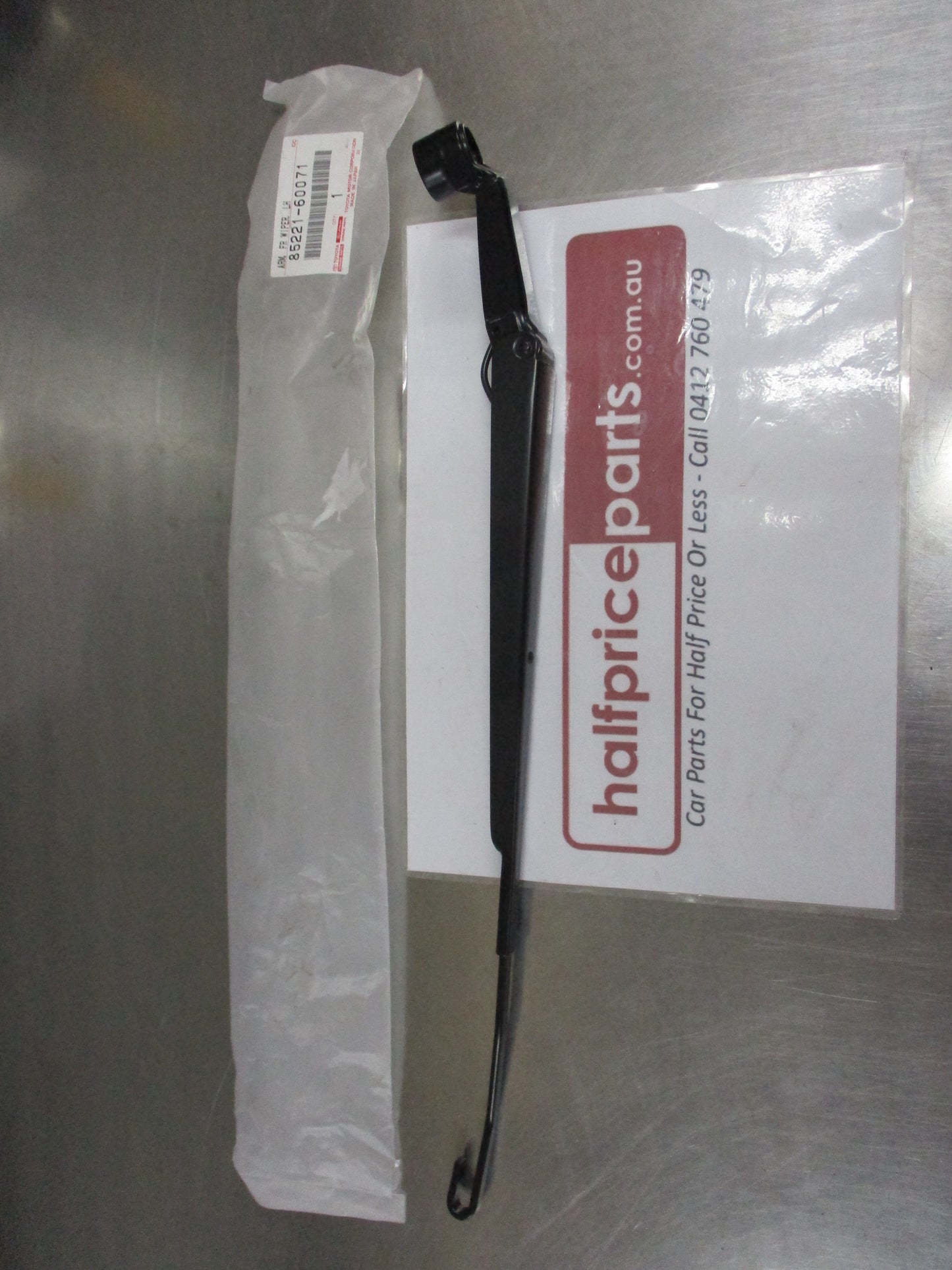 Toyota Landcruiser VDJ78/VDJ76 Genuine Passenger Side Wiper Arm New Part