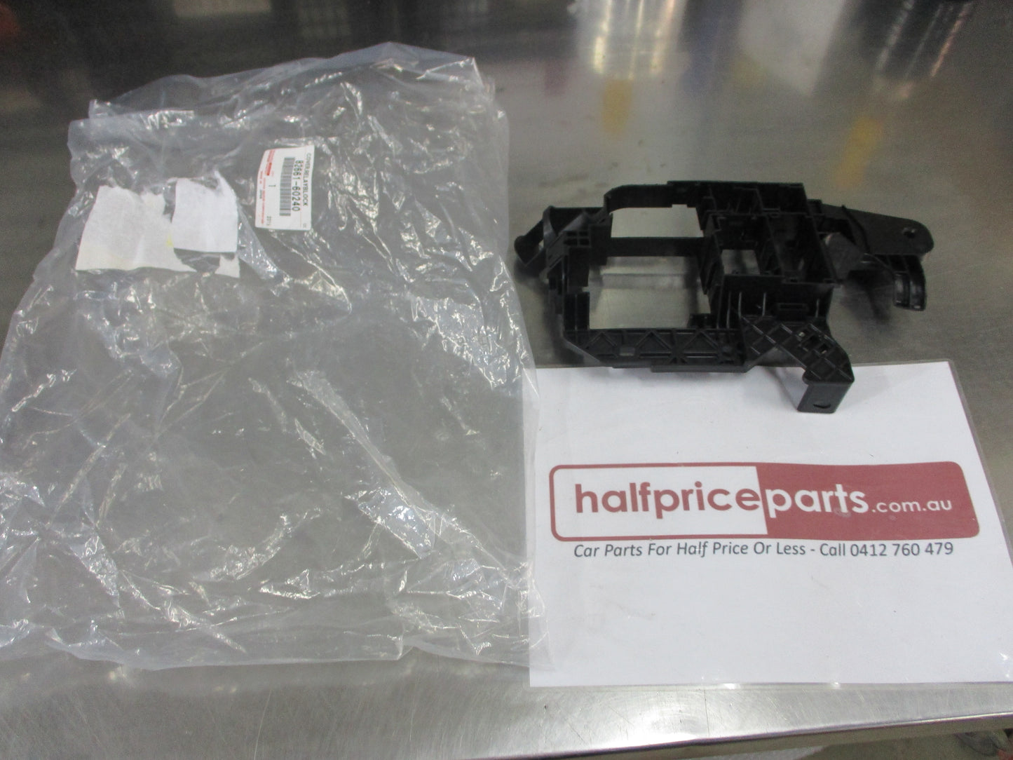 Toyota Landcruiser HZJ79 Genuine Relay Block Cover No1 New Part
