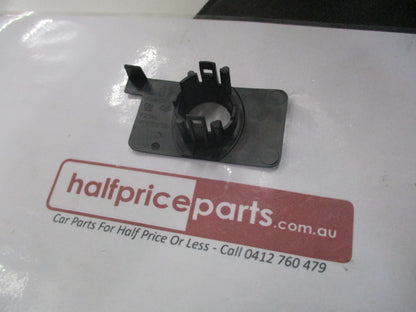 Holden Astra J Genuine Left Hand Outer Rear Park Assist Bracket New Part