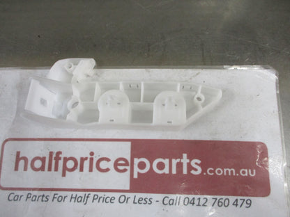Nissan X-Trail T31 Genuine Right Hand Front Bumper Side Bracket New Part