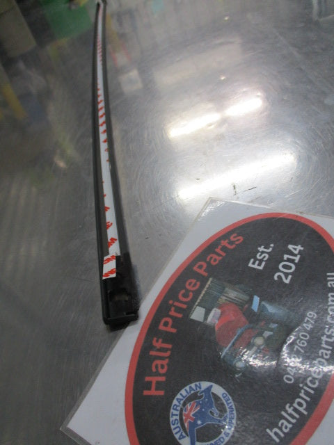 Hyundai Santa Fe Sport Genuine Right Hand Rear Moulding Trim New Part