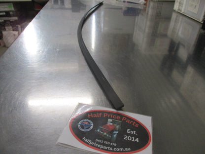 Hyundai Santa Fe Genuine Right Hand Front Upper Window Frame Molding New Part