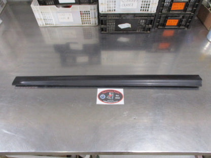 Hyundai Santa Fe Genuine Right Hand Front Drivers Door Molding New Part