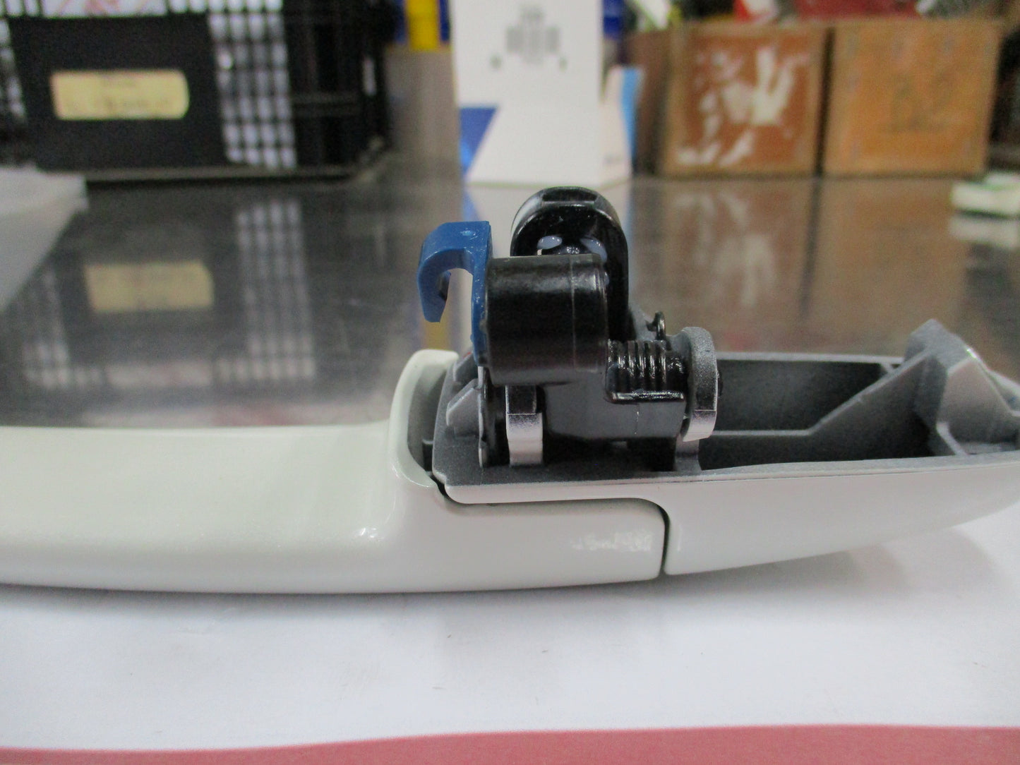 Suzuki Liana/Baleno Genuine Front Left White Door Handle (Passenger) New Part