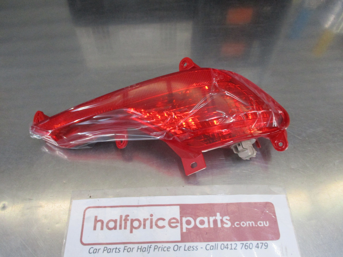 Hyundai Santa Fe Genuine Right Hand Rear Bumper Fog Light Assembly (Drivers) New Part