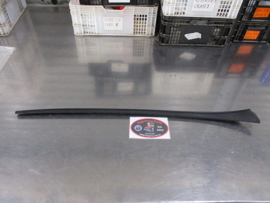 Hyundai Santa Fe Genuine Left Hand Front Side Windscreen Moulding New Part