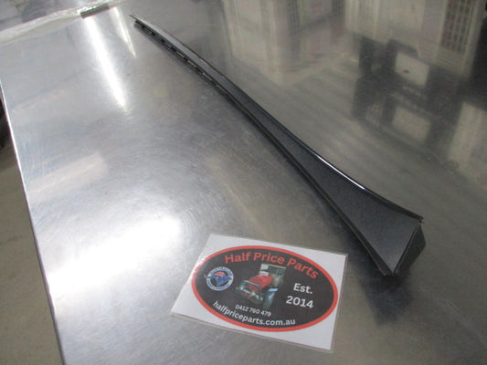 Hyundai Santa Fe Genuine Left Hand Front Side Windscreen Moulding New Part