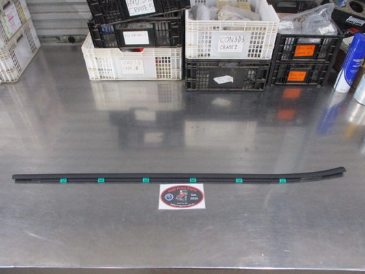 Hyundai I30 GD Genuine Right Hand Front Door Outside Weather Strip New Part