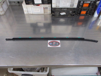 Hyundai I30 GD Genuine Right Hand Front Door Outside Weather Strip New Part
