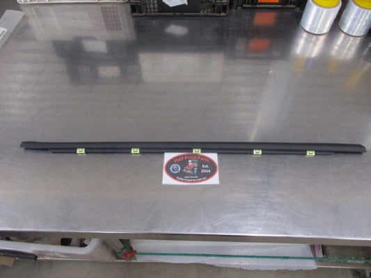 Kia Soul Genuine Right Hand Rear Outer Weatherstrip Moulding New Part