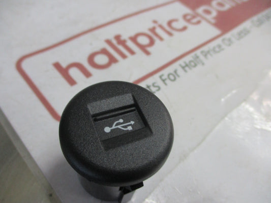 Suzuki Jimny JB64W-XG-XL-XC Genuine USB Socket New Part