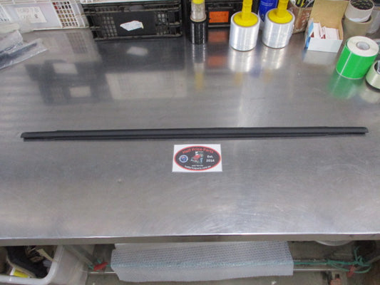 Hyundai Santa Fe Genuine Left Hand Rear Door Weather Strip  New Part