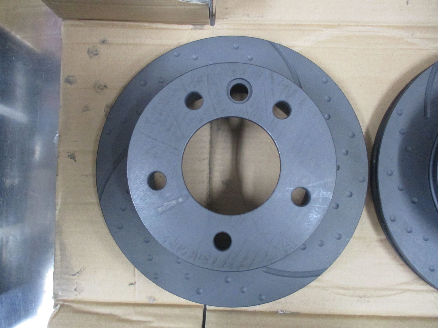RDA Slotted And Dimpled Front Brake Rotors To Suit Mercedes-Benz Sprinter New Part