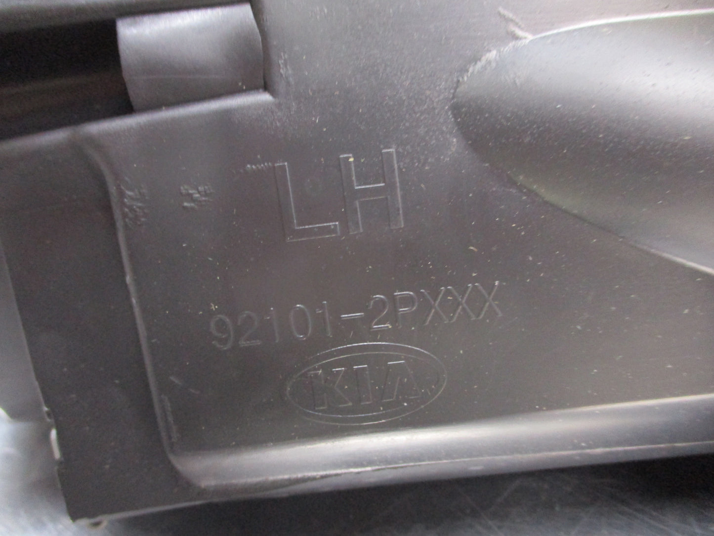 Kia Sorento Genuine Left Hand (Passengers) Side Front Headlight Assembly New Part