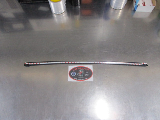 Hyundai i40 Genuine Right Hand Rear Door Frame Moulding New Part