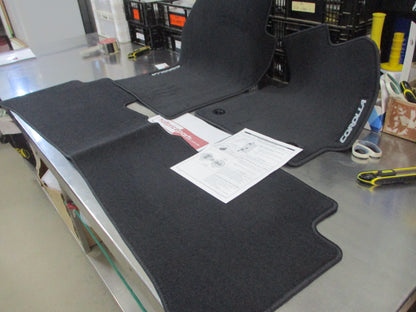 Toyota Corolla Auto Sedan Genuine Set Of Carpet Mat Set 3 New Part
