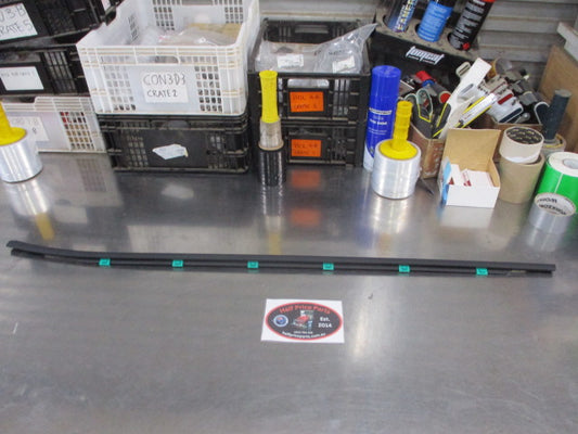 Hyundai I30 Genuine Left Hand Front Door Outside Weather Strip New Part