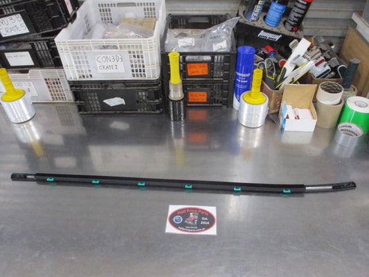Hyundai I30 Genuine Left Hand Front Door Outside Weather Strip New Part