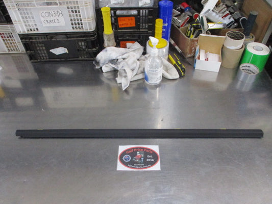Hyundai I30 FD Genuine Right Hand front (Drivers) Belt Moulding New Part