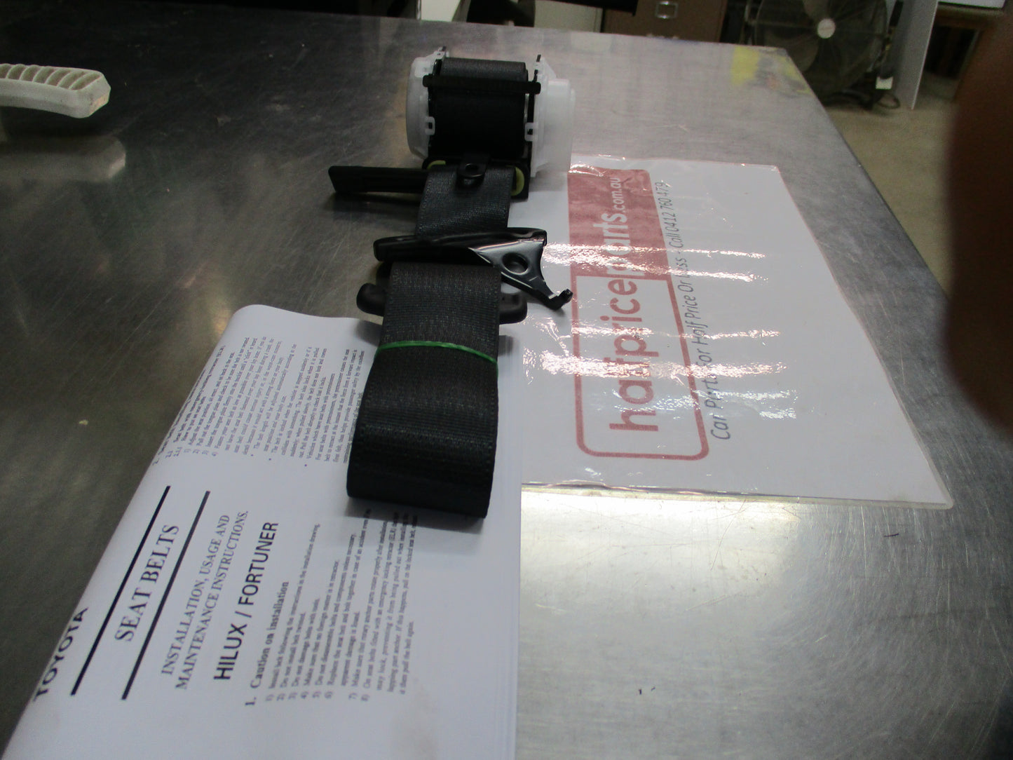 Toyota Hilux/Fortuner Genuine Rear 3 Point Middle Seat Belt New Part