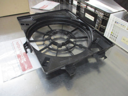 Hyundai  Accent/Veloster Genuine Radiator Shroud With Reservoir New Part