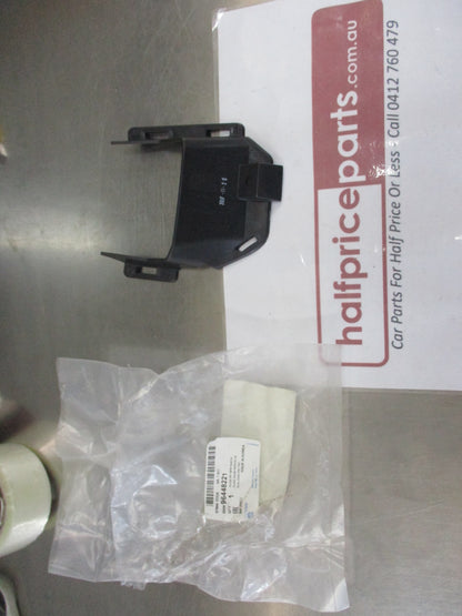 Holden Captiva Genuine Drivers Side Front Bumper Facia New Part