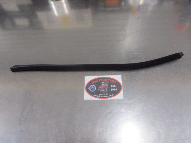 Hyundai Tucson Genuine Right Rear Door Window Belt Mold Seal New Part