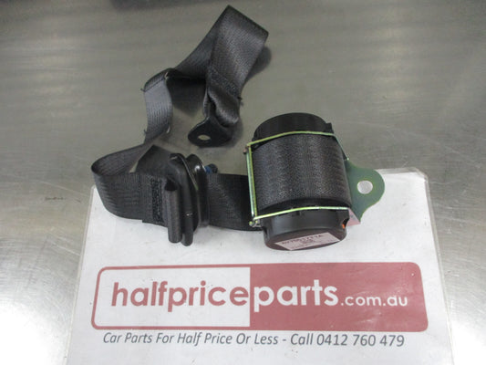 Holden Trailblazer Genuine 2nd Row Left Hand Side Retractorable Seat Belt New Part