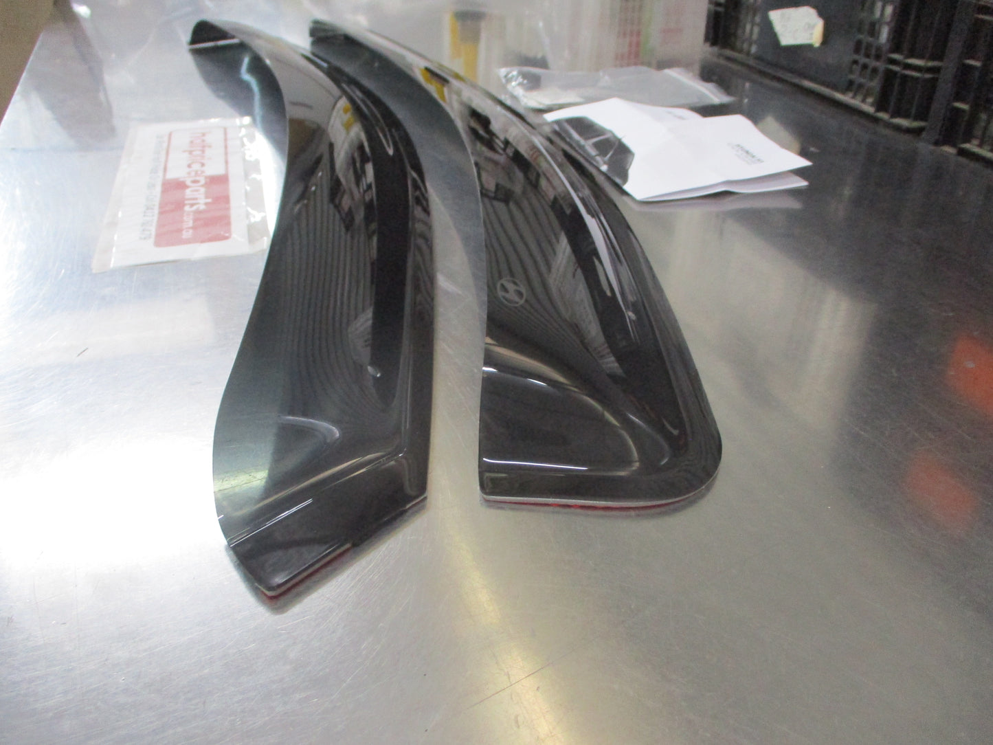 Hyundai Iload/IMax Genuine Tinted Drivers/Passenger Front Weathershiels Kit New Part