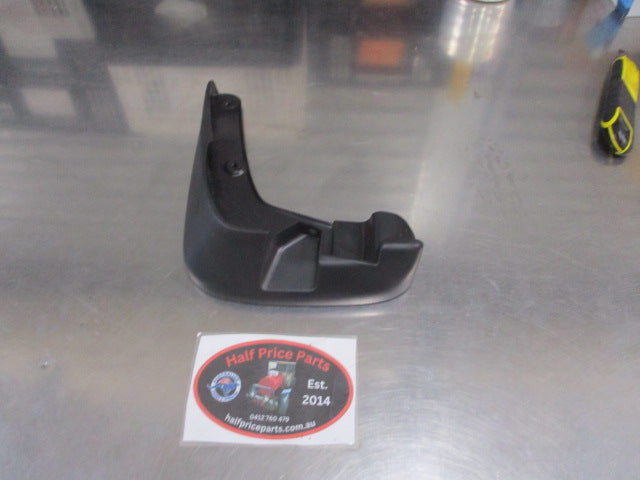 Hyundai Santa Fe CM Genuine Left Hand Front Mud Flap Only New Part