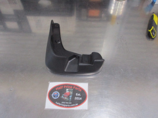 Hyundai Santa Fe CM Genuine Left Hand Front Mud Flap Only New Part