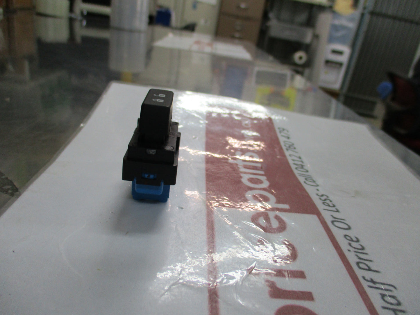 Holden Barina/Trax Genuine Jet Black Drivers Door Lock Switch New Part