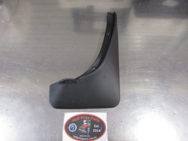 Hyundai Santa Fe Genuine Right Hand Rear Wheel Mud Flap ONLY New Part