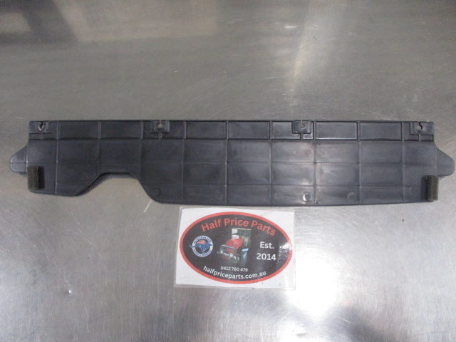 Hyundai Accent Genuine Upper Deflector Air Guide New Part