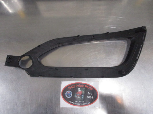 Hyundai Santa Fe Genuine Right Hand Front Fog Light Trim Cover New Part