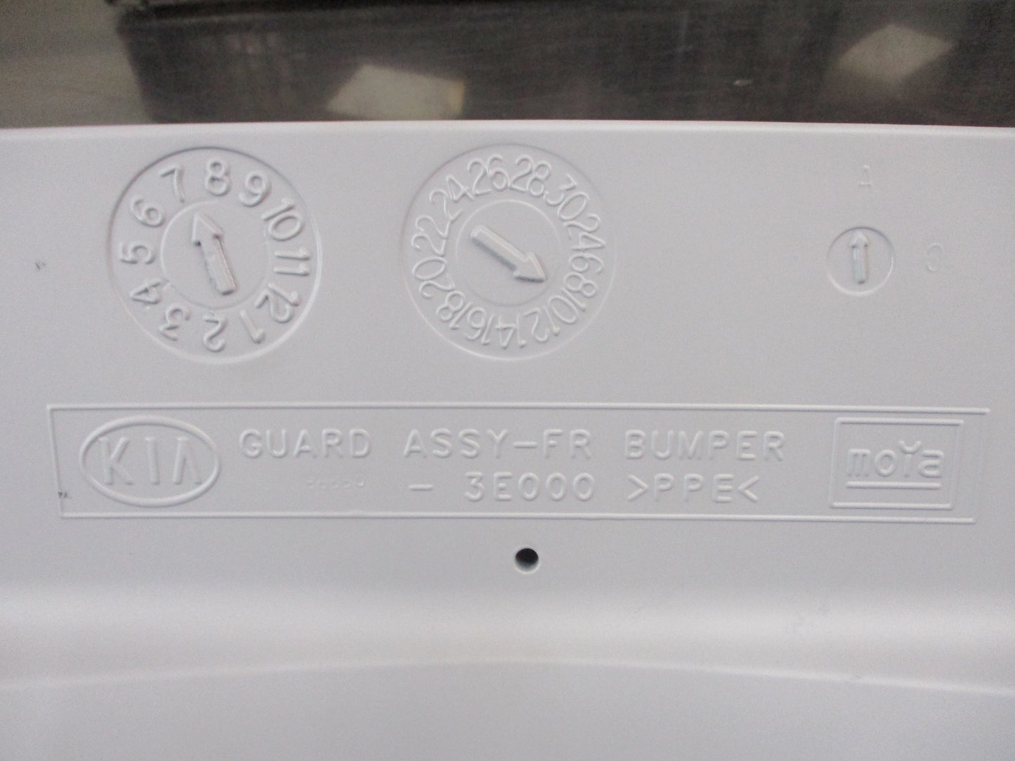 Kia Sorento Genuine Front Center Bumper Guard Assembly (Unpainted Factory Primer) New Part