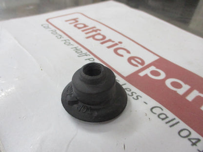 Holden Captiva Genuine Rear Tailgate Wiper Arm Grommet New Part