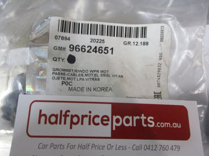Holden Captiva Genuine Rear Tailgate Wiper Arm Grommet New Part