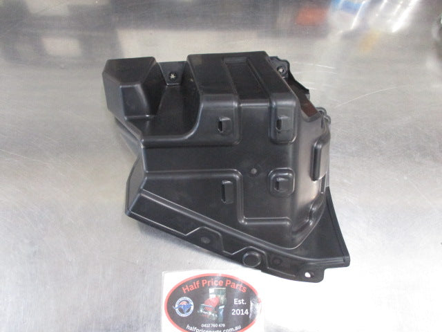 Hyundai Santa Fe Genuine Rear Left Under Center Body Cover New Part
