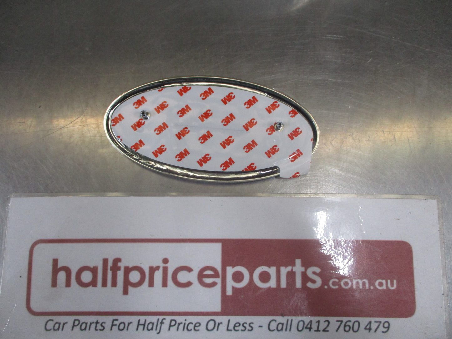 Kia Sportage Genuine rear tailgate garnish/number plate light holder with badge New Part