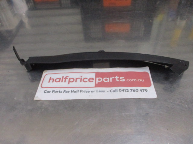 Ford Focus LS/LT Genuine Left Hand Front Bumper Retainer New Part