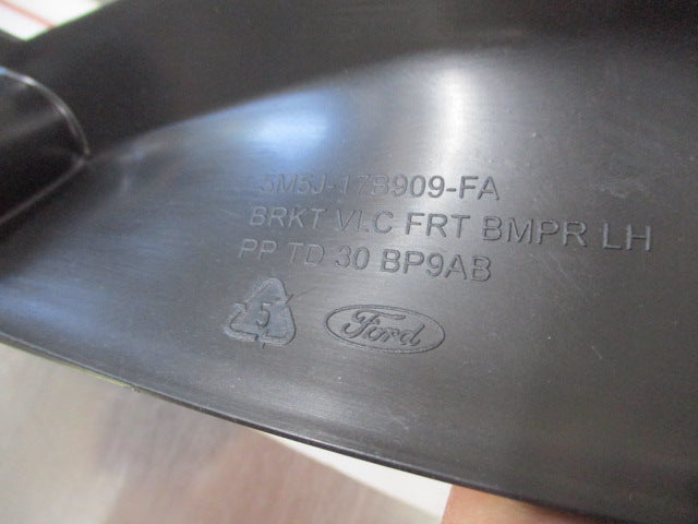 Ford Focus LS/LT Genuine Left Hand Front Bumper Retainer New Part