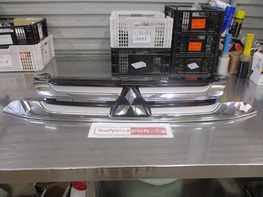 Mitsubishi Outlander Genuine Chrome Radiator Grille Assembly With Emblem New Part