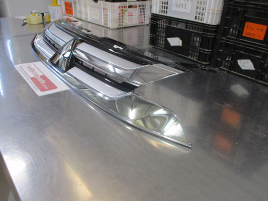 Mitsubishi Outlander Genuine Chrome Radiator Grille Assembly With Emblem New Part