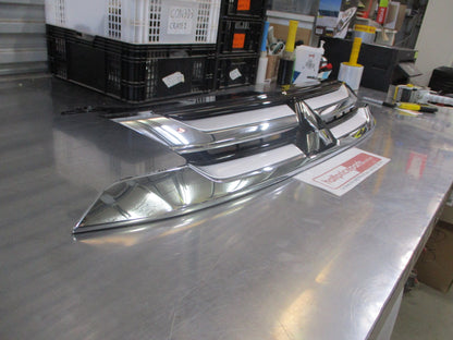 Mitsubishi Outlander Genuine Chrome Radiator Grille Assembly With Emblem New Part